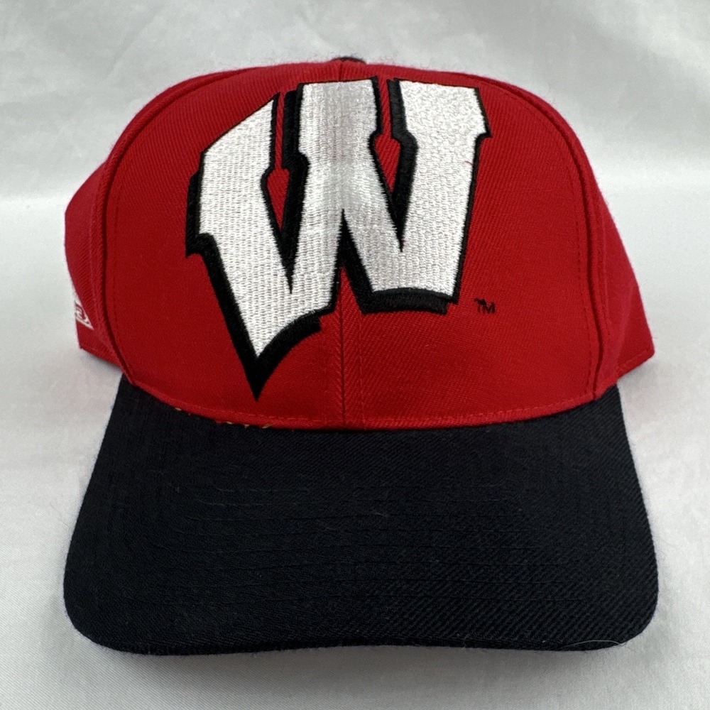 Vintage 90s Wisconsin Badgers Apex One Fitted Hat 7 1/8 Big W NCAA